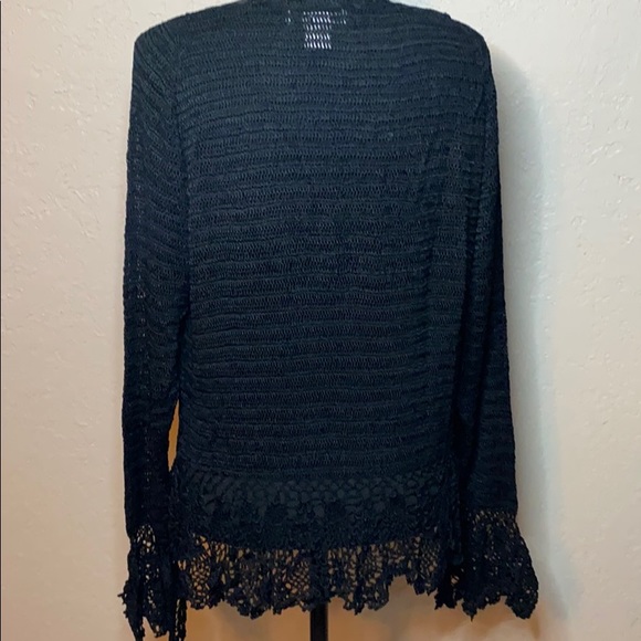 NWOT Newport News crochet flower embroidered top - Picture 6 of 7